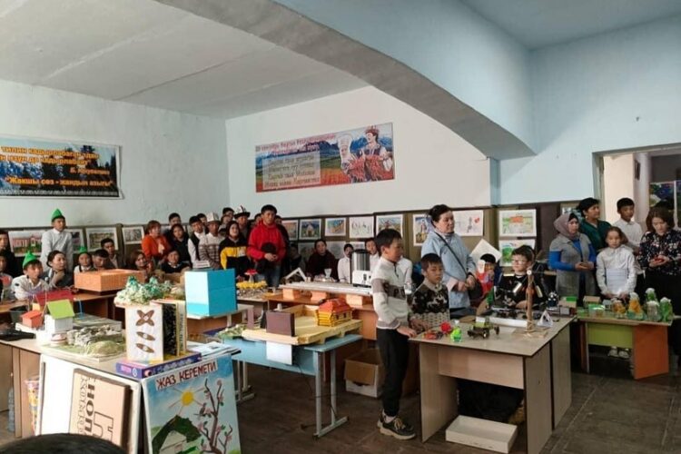 Нарын шаарында мектеп окуучуларынын арасында “Биз 21-кылымдын интеллектуалдарыбыз” аттуу кароо-сынак болуп өттү.