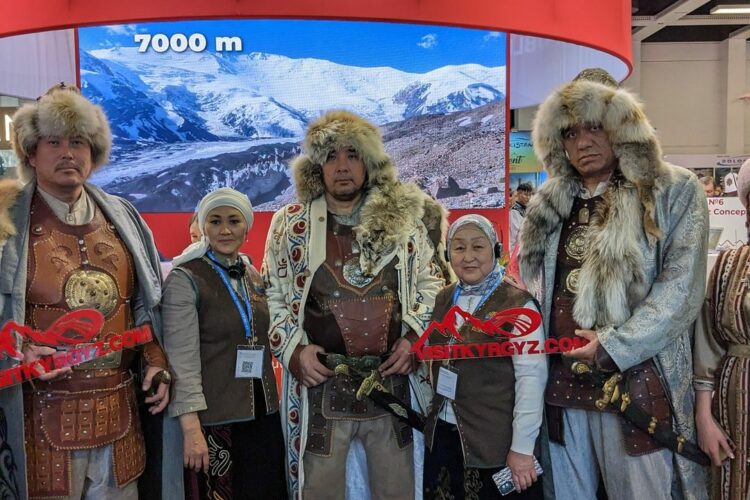 🏕️ Биздин FSDS командасы Берлиндеги ITB Berlin эл аралык көргөзмөсүндө!