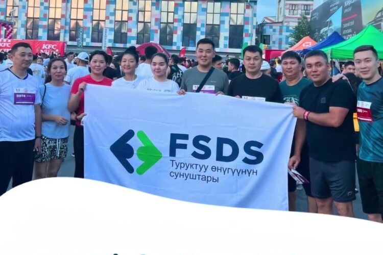 🌟 Биздин FSDS командабыз Бишкектеги KFC Night Run марафонуна катышты! 🏃🏻🏃🏻‍♀️